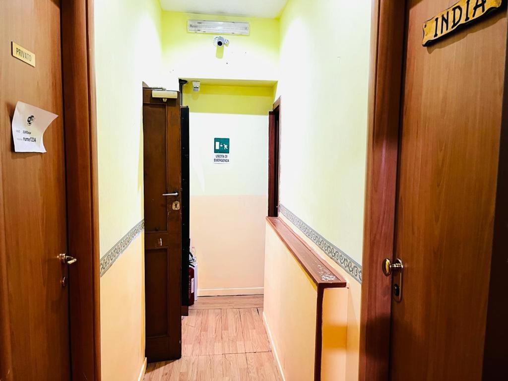 Green Guesthouse โรม ภายนอก รูปภาพ